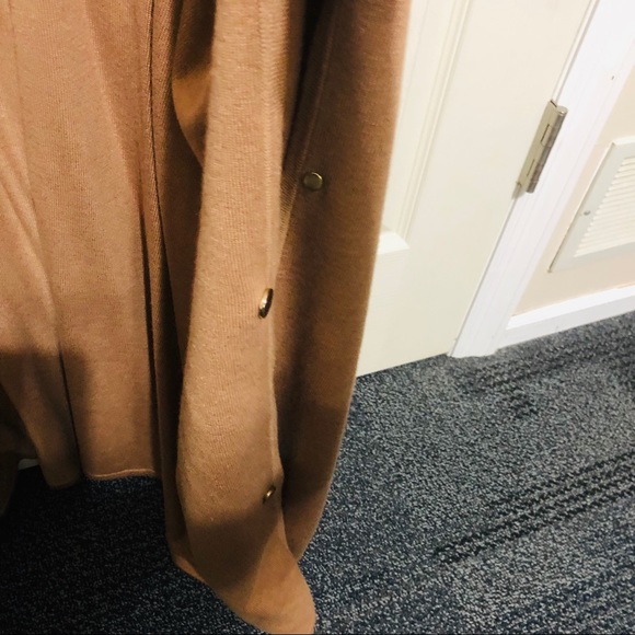 h&m poncho - Picture 3 of 7